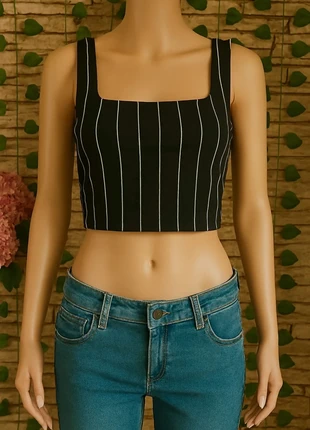 🌸Croptop H&M Divided Taille 38🌸, marca: H&M Divided, estado: Muy bueno, tamaño: M / 38 / 10, 5,00 €, 5,95 € Protección al comprador Pro incluida