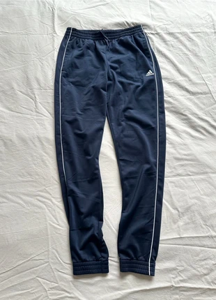Pantalon de jogging Adidas S Bleu Marine, marque: adidas, état: Très bon état, taille: S, 25,00 €, 26,95 € Protection acheteurs incluse