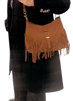 Brown Suede Fringe Crossbody Bag boho, brand: Local, condizioni: Ottime, €8.00, €9.10 include la Protezione acquisti