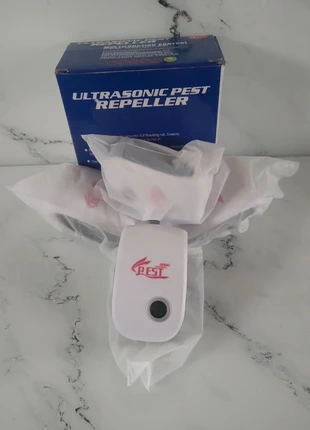 Répulsif Ultrason Anti-Insectes & Rongeurs – Lot de 4 Neuf, brand: PAS, condition: Very good, €9.99, €11.19 includes Buyer Protection