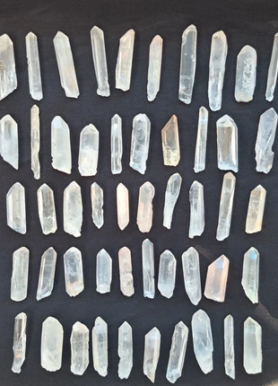 Set van 40 Bergkristal puntjes edelstenen verzameling natuursteen stenen edelsteen mineralen, état: Neuf sans étiquette, 10,00 €, 11,20 € Protection acheteurs incluse