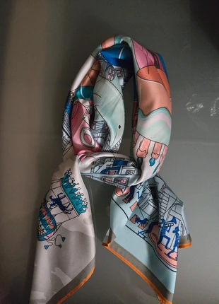 Attention Baisse prix 20 a 17 Foulard carré de SOIE 90 cm NEUF fantastic robot cheval, condition: New without tags, €17.00, €18.55 includes Buyer Protection