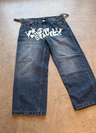 Jean à jambe large et droit Vicinity Logo central blanc bleu brute Taille M Unisexe, marque: Vicinity, état: Très bon état, taille: M, 49,00 €, 52,15 € Protection acheteurs incluse