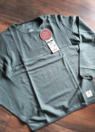 Mooie trui sage groene trui van het duurzame merk bleed. Nieuw.., merk: bleed, staat: Nieuw met prijskaartje, maat: S, € 34,90, € 37,35 inclusief Kopersbescherming