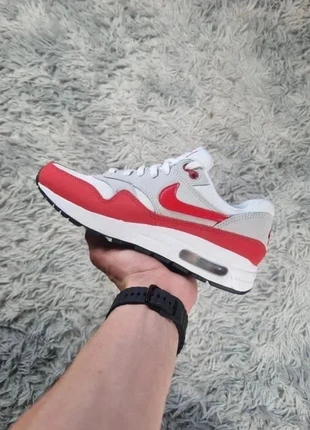 Nike Air Max 1 GS White University Red Gris Rouge Blanc Neuve Taille 36.5 (4.5Y), brand: Nike, condizioni: Nuovo con cartellino, taglia: 36.5, €68.00, €72.10 include la Protezione acquisti Pro