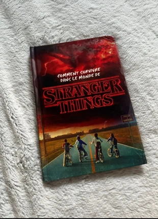 Livres stranger things, état: Très bon état, 8,00 €, 9,10 € Protection acheteurs incluse
