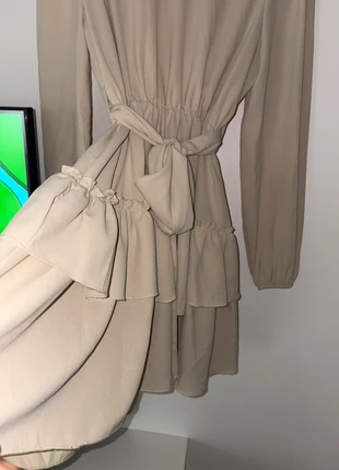 Robe patineuse beige/crème à volants et manches longues taille S, marca: Anonyme Designers, estado: Muy bueno, tamaño: S / 36 / 8, 9,00 €, 10,15 € Protección al comprador incluida