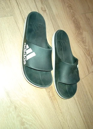 Claquettes adidas, marque: adidas, état: Bon état, taille: 41, 2,00 €, 2,80 € Protection acheteurs incluse
