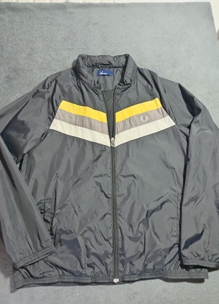 Veste Fred Perry – Coupe-vent anthracite à bandes – Taille L, merk: Fred Perry, staat: Heel goed, maat: L, € 55,00, € 58,45 inclusief Kopersbescherming