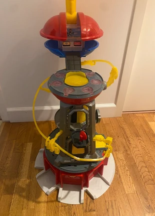 Tour de contrôle Super Patrouille, marke: Paw Patrol, zustand: Gut, größe: 3 Jahre / 98, 36,00 €, 38,50 € inklusive Vinted-Käuferschutz