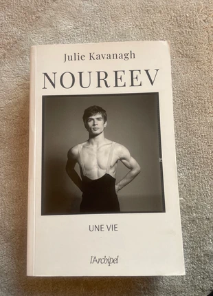 Julie Kavanagh - Noureev Une Vie, état: Comme neuf, 5,00 €, 5,95 € Protection acheteurs incluse