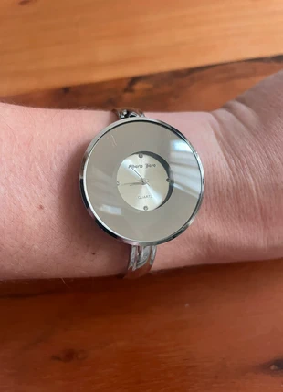 Montre bracelet argentée – Style manchette – Très bon état, condition: Very good, size: 30–38 mm, €8.00, €9.10 includes Buyer Protection