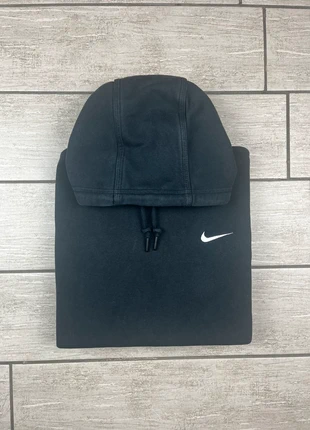 Pull Nike | Taille M | Noir logo brodé, brand: Nike, condition: Very good, size: M / 38 / 10, €24.90, €26.85 includes Buyer Protection