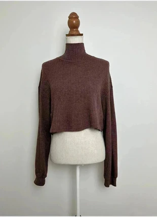 Pull matière légère, court col montant violet idéal automne - Convient L (40), état: Très bon état, taille: L / 40 / 12, 12,00 €, 13,30 € Protection acheteurs incluse