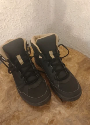 Botas Quechua, marca: Quechua, estado: Nuevo sin etiquetas, tamaño: 42, 10,00 €, 11,20 € Protección al comprador incluida