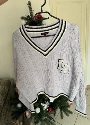 Pull hiver col V en maille torsadé lila taille M Jennyfer, brand: Jennyfer, condition: New without tags, size: M / 38 / 10, €20.00, €21.70 includes Buyer Protection