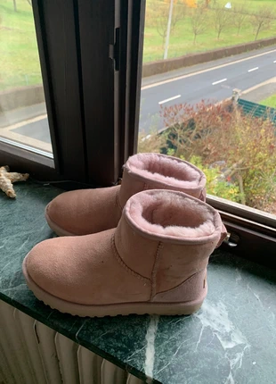 UGG Classic Mini II 38 dusk rosé, marque: UGG, état: Très bon état, taille: 38, 100,00 €, 105,70 € Protection acheteurs incluse