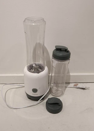 Smoothieblender with extra caps and bottle, merk: Blokker, staat: Heel goed, € 9,00, € 10,15 inclusief Kopersbescherming