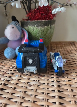 💜Voiture de chase avec une petite moto, brand: pat patrouille, condizioni: Buone, taglia: 24-36 mesi / 92 cm, €5.00, €5.95 include la Protezione acquisti