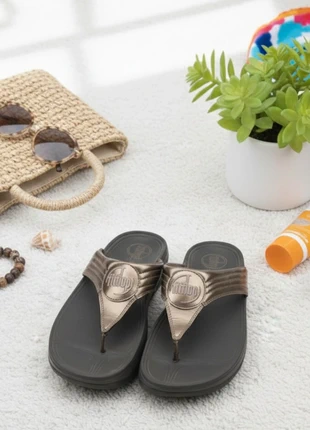 Sandales Tongs FitFlop Bronze Métallisé - Technologie Biomecanique Ergonomique, marque: FitFlop, état: Très bon état, taille: 39, 22,00 €, 23,80 € Protection acheteurs incluse