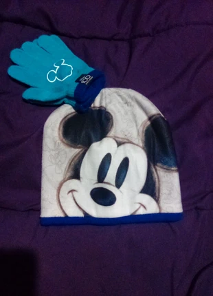 Conjunto gorro y guantes de Mickey, brand: Disney, condizioni: Nuovo con cartellino, taglia: 5-8 anni, 54 cm, €4.50, €5.43 include la Protezione acquisti
