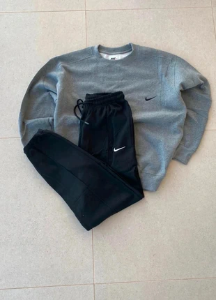 Nike Grey Hoodie + Black Sweatpants Set – Urban Streetwear Style 🎴, marque: Nike, état: Très bon état, taille: M, 65,00 €, 68,95 € Protection acheteurs incluse