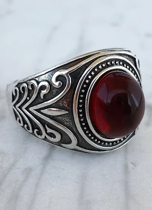 Bague chevalière argentée pierre rouge • gothique & élégante, marque: sans marque, état: Très bon état, taille: Ajustable, 6,99 €, 8,04 € Protection acheteurs incluse