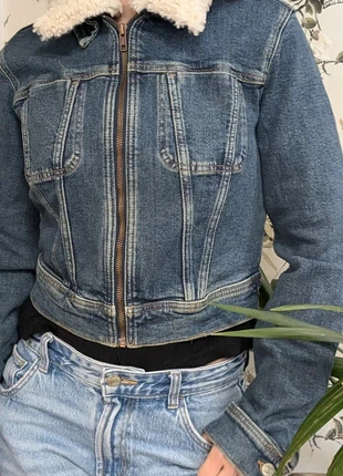 Chaqueta vaquera con borreguito en el cuello Mango, marque: Mango, état: Neuf avec étiquette, taille: XS / 34 / 6, 28,50 €, 30,63 € Protection acheteurs incluse