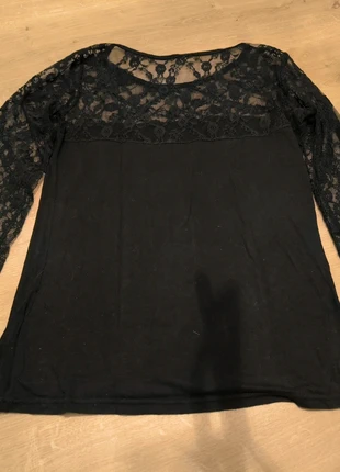 Haut femme avec jolie dentelle taille S, état: Très bon état, taille: S / 36 / 8, 2,00 €, 2,80 € Protection acheteurs incluse