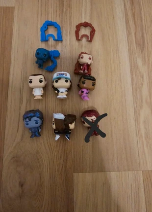 Bonecos Kinder Joy- Stranger Things, marca: Kinder, estado: Novo sem etiquetas, tamanho: Prematuro, até 44 cm, €1.00, €1.75 inclui Proteção do Comprador