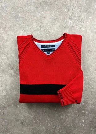 Pull Col V Tommy Hilfiger Rouge L Homme, marke: Tommy Hilfiger, zustand: Gut, größe: L, 14,00 €, 15,40 € beinhaltet Vinted-Käuferschutz Pro