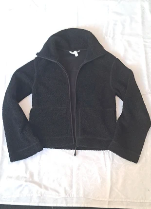 Veste teddy courte H&M, marque: H&M, état: Très bon état, taille: XS / 34 / 6, 8,00 €, 9,10 € Protection acheteurs incluse