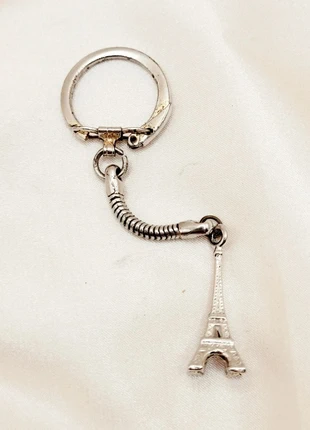 Porte-clés Tour Eiffel vintage Paris 80s argenté doré keychain tower old money quiet luxury timeless, marke: Vintage Chic, zustand: Sehr gut, 2,00 €, 2,80 € inklusive Vinted-Käuferschutz