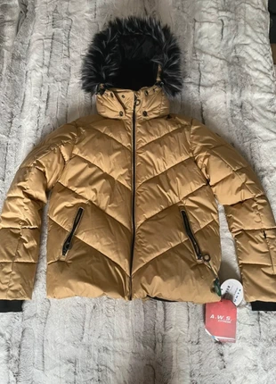 Lutha ski jas goud 36/38, merk: Luhta, staat: Nieuw met prijskaartje, maat: S / 36 / 8, € 149,95, € 158,15 inclusief Kopersbescherming