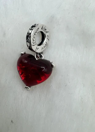 Disney mickey and Minnie Mouse kiss charm, brand: Disney, condition: Good, £6.00, £7.00 includes Buyer Protection