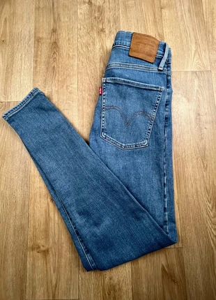 Jean Levi’s super skinny Taille 36 W27 L28, marque: Levi's, état: Très bon état, taille: S / 36 / 8, 24,90 €, 26,85 € Protection acheteurs (Pro) incluse