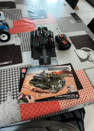 Char d'assaut radiocommandé militaire à construire, brand: Building Block, condizioni: Ottime, taglia: 8 anni / 128 cm, €17.00, €18.55 include la Protezione acquisti