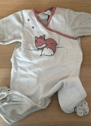 Pyjama velours 12 mois – Trois Kilos Sept – motif renard endormi, état: Bon état, taille: 9-12 mois / 74 cm, 1,00 €, 1,75 € Protection acheteurs incluse