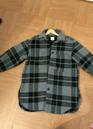 Veste à carreaux H&M, marque: H&M, état: Bon état, taille: S / 36 / 8, 7,00 €, 8,05 € Protection acheteurs incluse