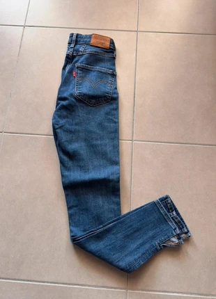 Jeans levis femme taille haute taille 32-34, merk: Levi's, staat: Heel goed, maat: XXS / 32 / 4, € 19,99, € 21,69 inclusief Kopersbescherming