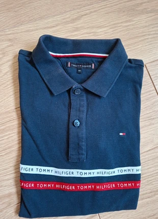 Tommy Hilfiger polo, merk: Tommy Hilfiger, staat: Goed, maat: 12 jaar / 152 cm, € 4,00, € 4,90 inclusief Kopersbescherming