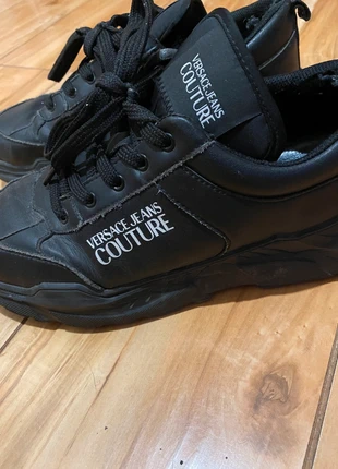 Baskets Versace jeans couture noires 43, marke: Versace Jeans, zustand: Zufriedenstellend, größe: 43, 20,00 €, 21,70 € inklusive Vinted-Käuferschutz