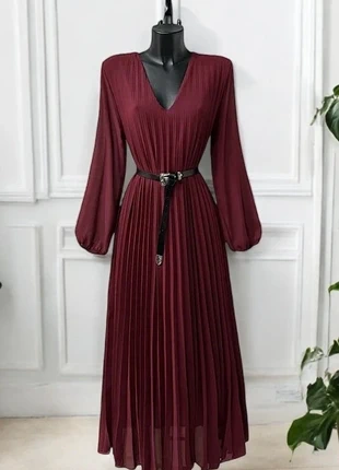 Robe longue bordeaux taille M, marque: Boutique Parisienne, état: Très bon état, taille: M / 38 / 10, 35,00 €, 37,45 € Protection acheteurs (Pro) incluse