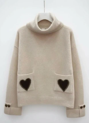 Pull col roulé très élégant motif cœurs brodés en relief sur le devant, marke: lovena paris, zustand: Sehr gut, größe: L / 40 / 12, 39,00 €, 41,65 € inklusive Vinted-Käuferschutz