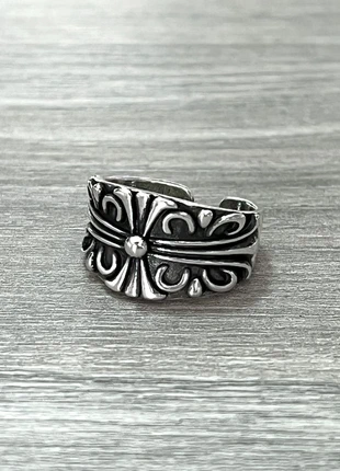 Anello argento 925 floreale, brand: CHROME, condizioni: Nuovo senza cartellino, taglia: Regolabile, €10.00, €11.20 include la Protezione acquisti Pro