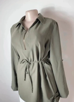 Blouse vert kaki, état: Neuf avec étiquette, taille: Autre, 6,00 €, 7,00 € Protection acheteurs incluse