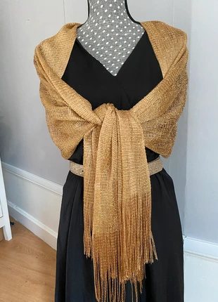 Châle doré, marque: Boutique indépendante, état: Neuf sans étiquette, 10,00 €, 11,20 € Protection acheteurs incluse