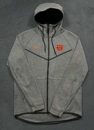 Gilet nike FCB gris logo brodé orange, marque: Nike, état: Très bon état, taille: M, 20,00 €, 21,70 € Protection acheteurs incluse