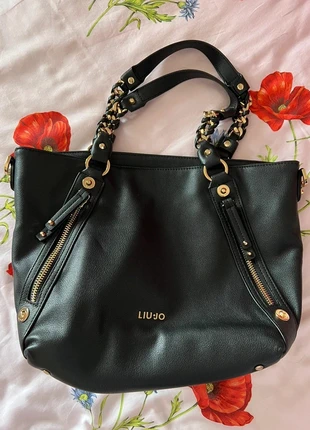 Borsa Liu Jo nera con tracolla, borsa a spalla, grande, dettagli dorati, e dust bag, brand: Liu Jo, condizioni: Nuovo senza cartellino, €49.00, €52.15 include la Protezione acquisti