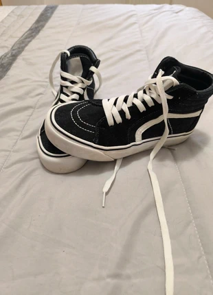 Zapatillas de botín estilo skater T36, brand: Local, condizioni: Nuovo senza cartellino, taglia: 36, €13.95, €15.35 include la Protezione acquisti